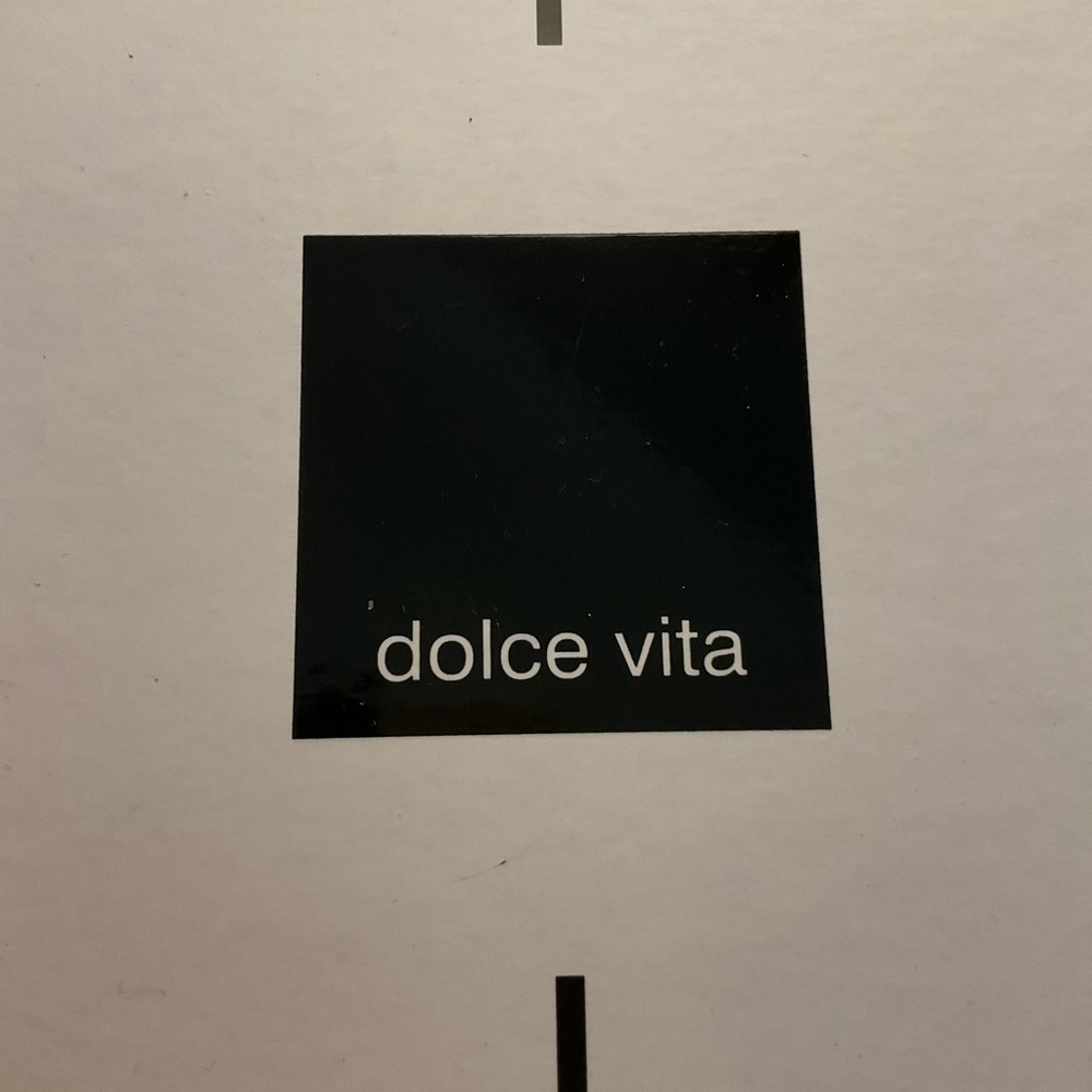 NWT’s DOLCE VITA SIZE 6 off white with silver studs are beauties! - Picture 3 of 9